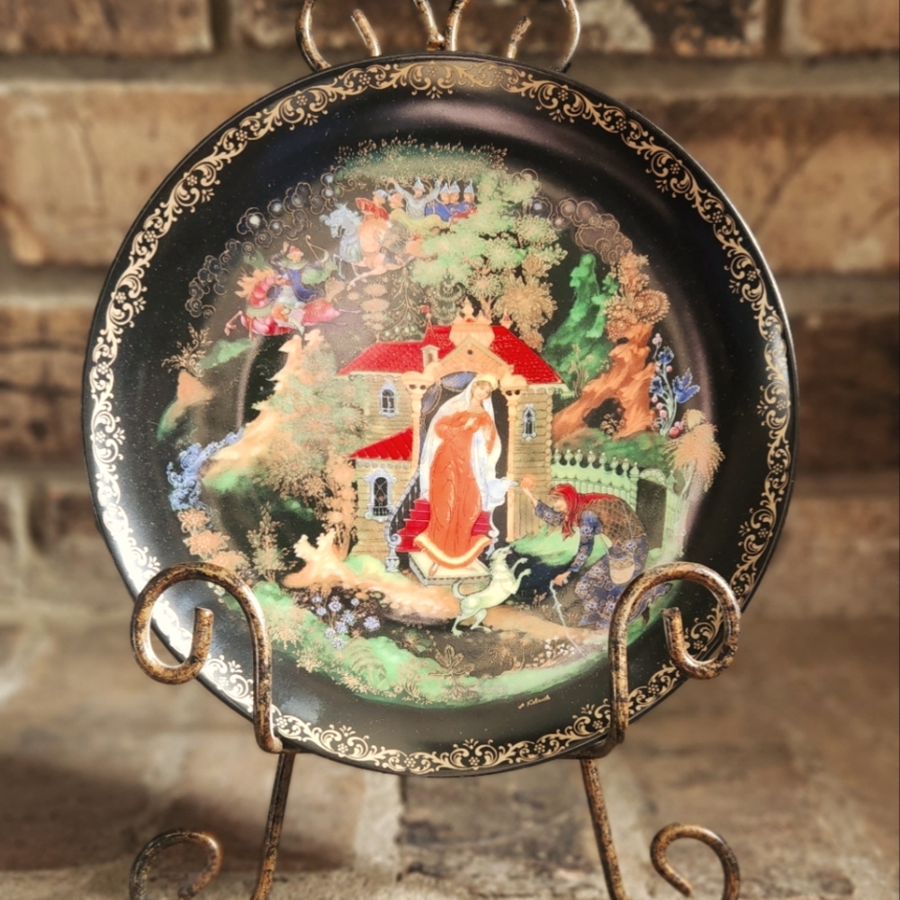 Snow White & the Seven Dwarfs - 1988 Russian Fairytale Plate